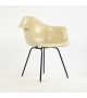 Eames Fiberglass Armchair DAW Vitra