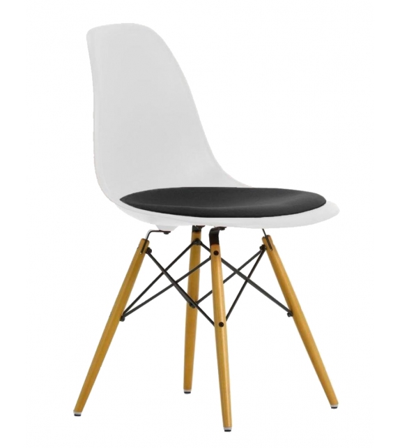 Eames Plastic Armchair LAR Vitra Poltrona con cuscino