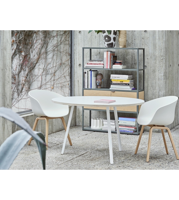 Loop Stand Round Hay Table