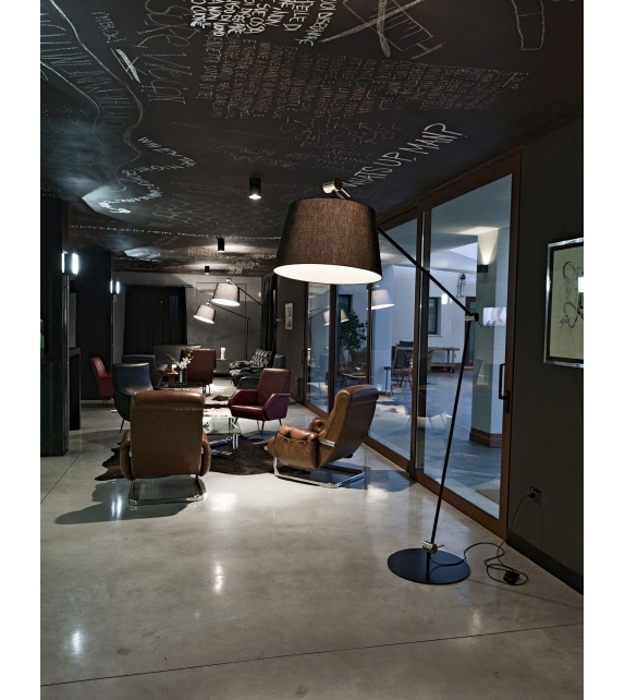 Jointed Olev Lampadaire