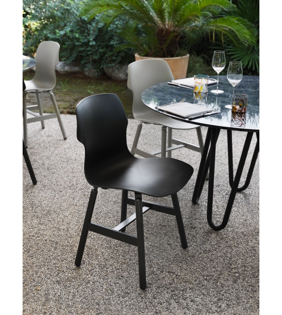 Stereo Metal Casamania & Horm Stuhl