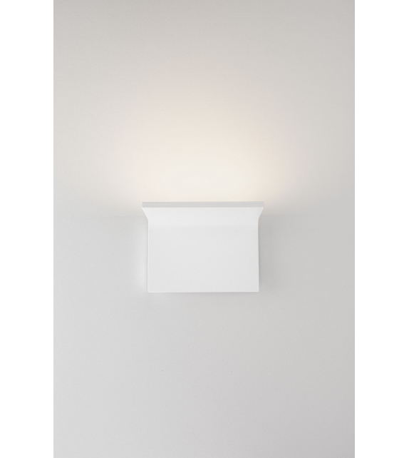 Turn Olev Wall Lamp