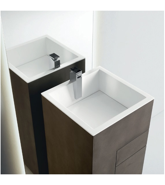 Touch 19.04 Noorth Bathroom System