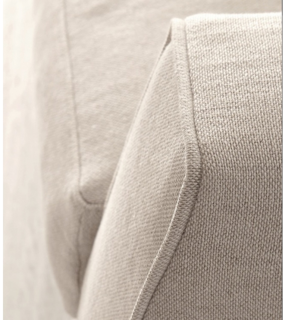 Mr Floyd Bodema Divano