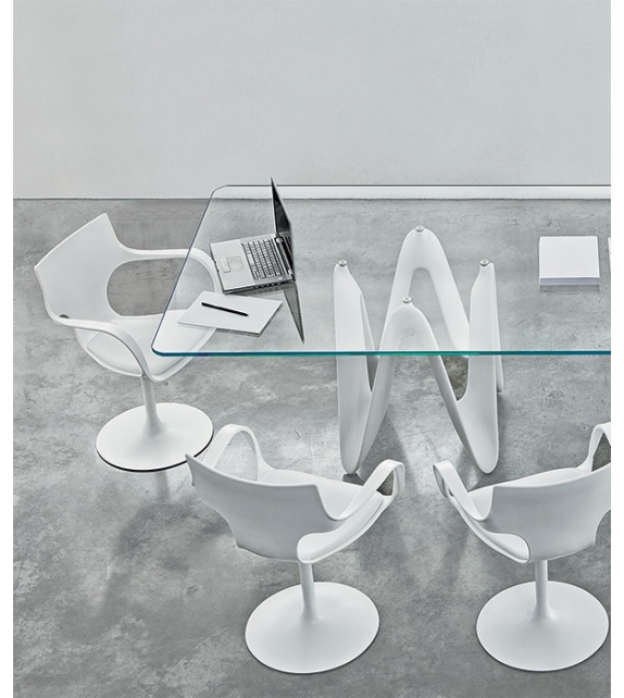 Lambda Two Bases Table Sovet