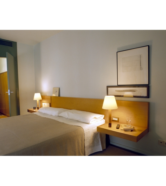 Básica M1 Santa&Cole Table Lamp