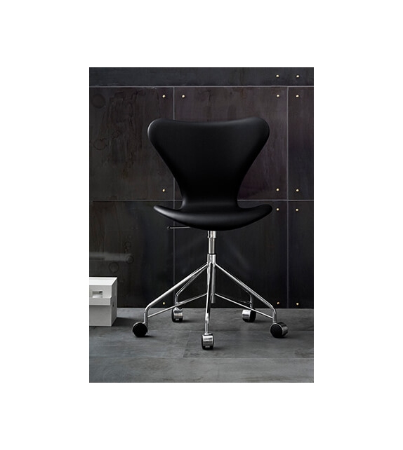 Series 7 Sedia Girevole Rivestita Fritz Hansen