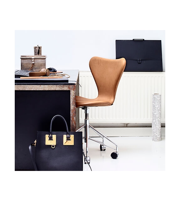 Series 7 Silla Giratoria Tapizada Fritz Hansen
