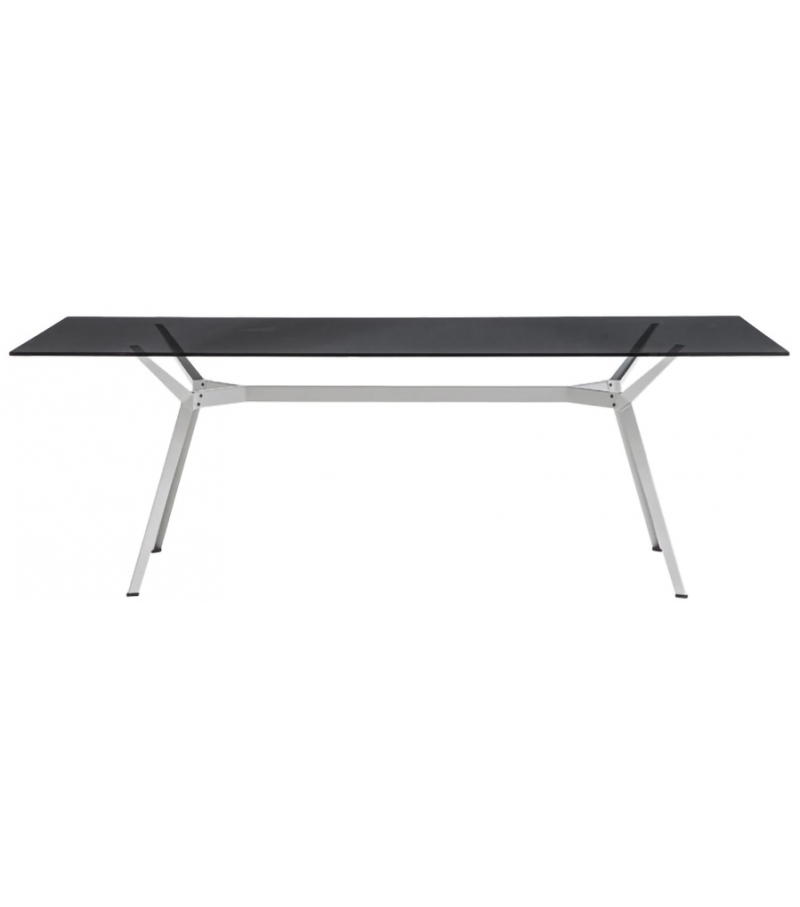 Pylon Table Diesel with Moroso