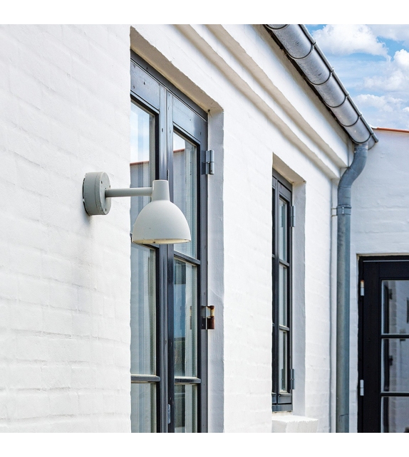 Toldbod 155 Louis Poulsen Wall Lamp