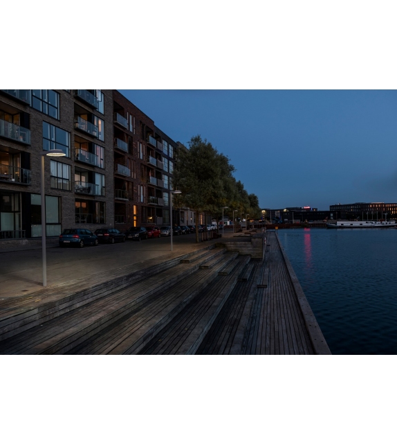 Homann Park Louis Poulsen Lampadaire