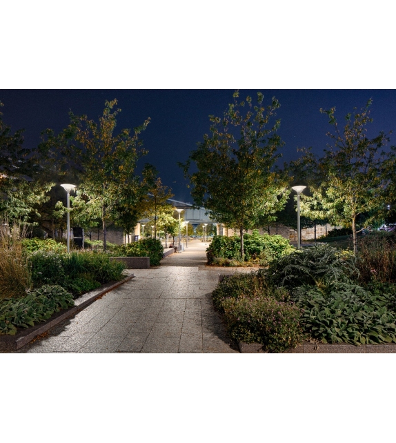 Homann Park Louis Poulsen Lampadaire