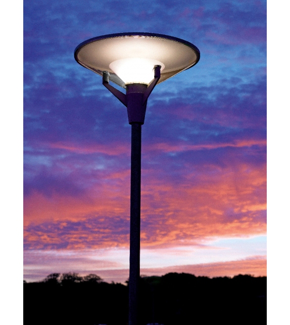 Homann Park Louis Poulsen Lampadaire