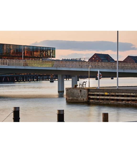 Toldbod 290 Louis Poulsen Stehleuchte