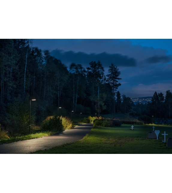 Toldbod 290 Louis Poulsen Floor Lamp