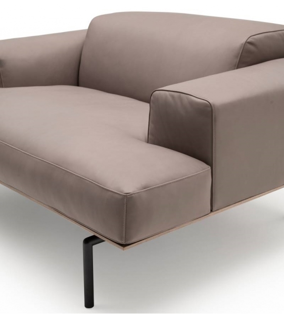 Sumo Living Divani Armchair