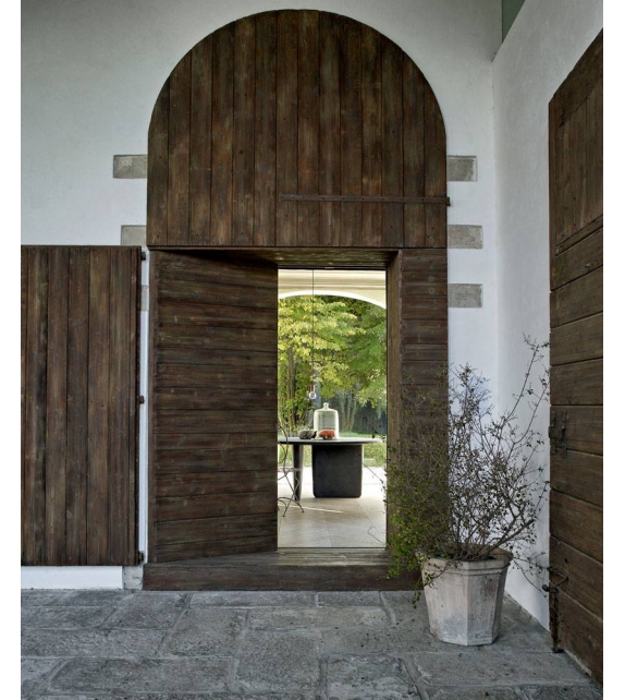 Tobi-Ishi B&B Italia Table