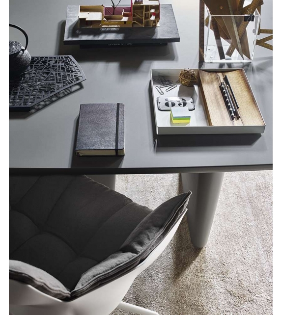 Husk B&B Italia Chair