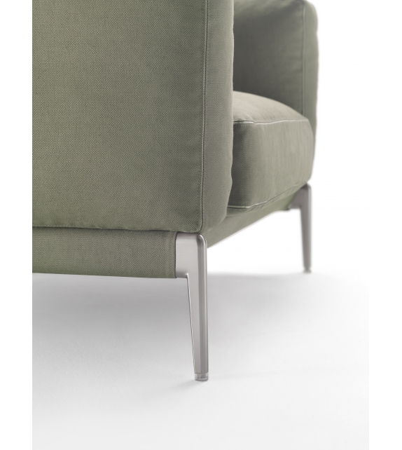 Romeo Compact Flexform Armchair