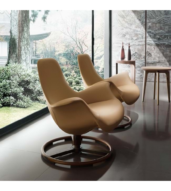 Tilt Swivel Armchair Giorgetti
