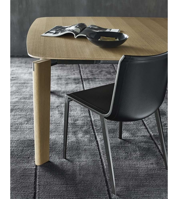 Oskar B&B Italia Table