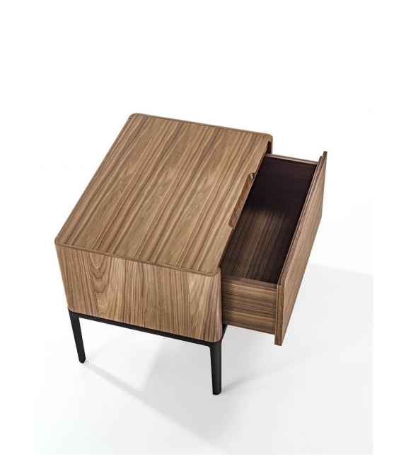 Nara Porada Bedside Table