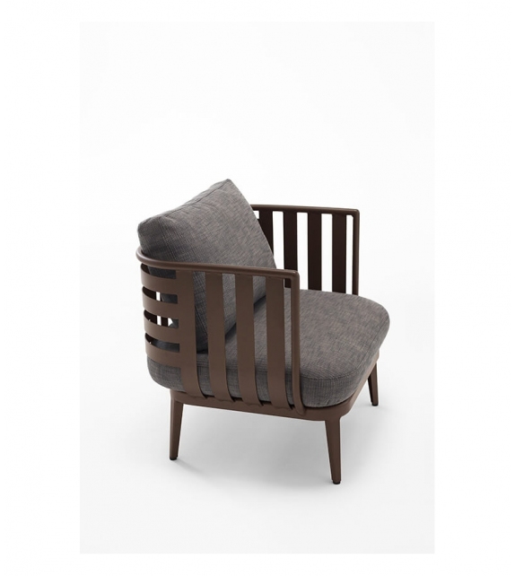 Thea Roda Armchair