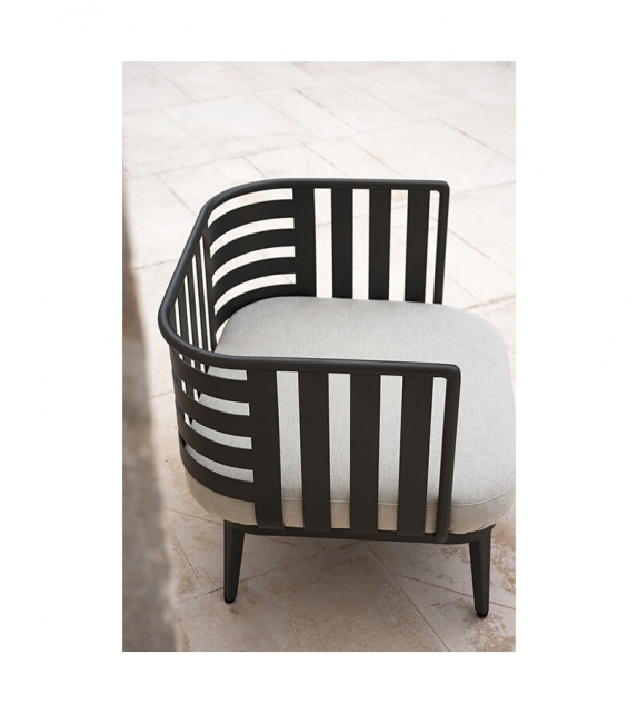 Thea Roda Armchair