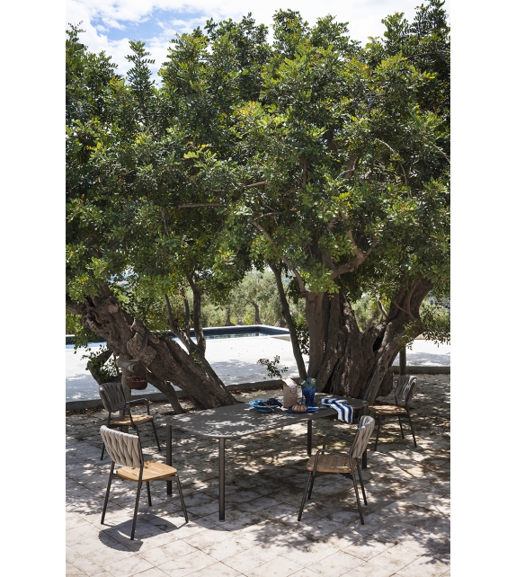 Piper 221 Roda Small Armchair