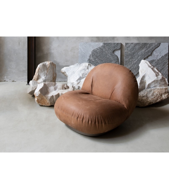 Pacha Gubi Lounge Chair