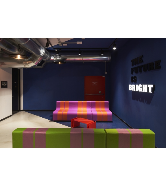 T01 Poltronova Beistelltisch