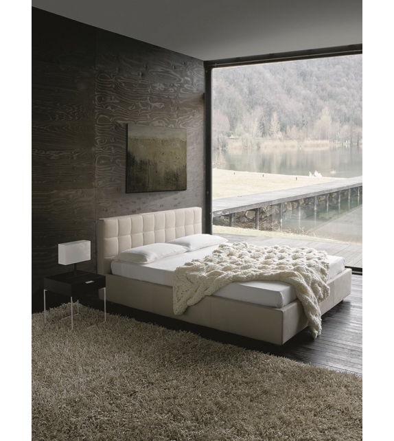 642 Oscar Zanotta Table De Chevet