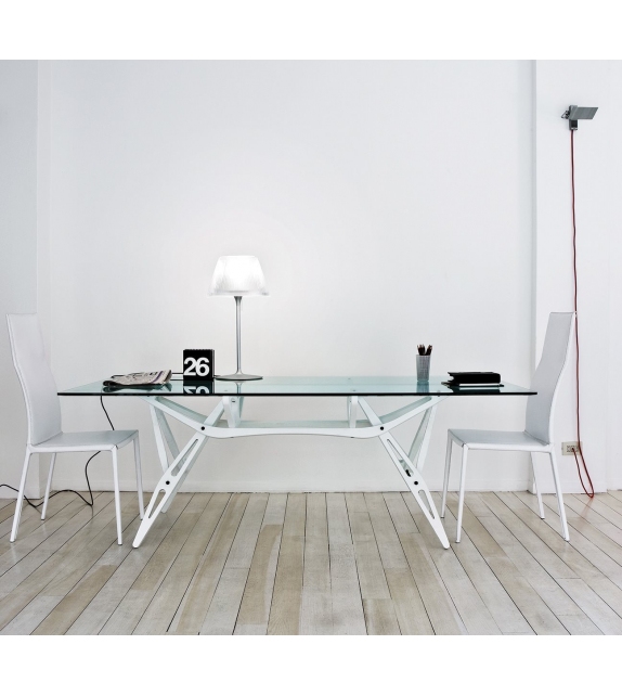 2081 Lealta Zanotta Silla