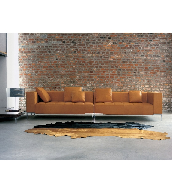 1326 Alfa Zanotta Sofa