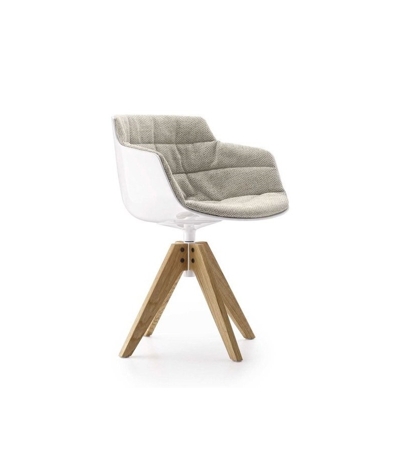 Flow Slim Color Padded Armchair With 4-Legged VN MDF Italia
