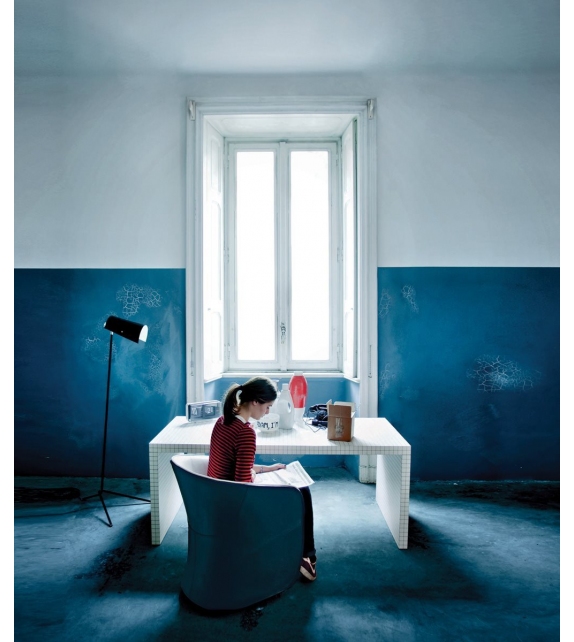 873 Calla Zanotta Armstuhl mit Schale aus Leder