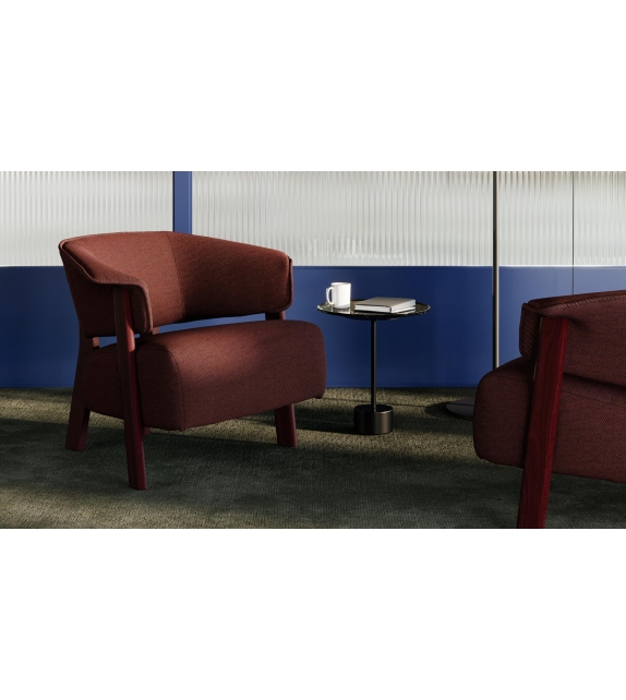 571 Back-Wing Armchair Cassina