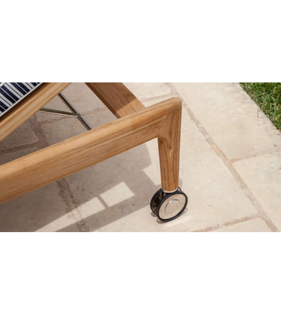 The Secret Garden Poltrona Frau Chaise Longue