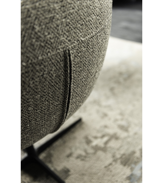 Bombè X Cattelan Italia Chair