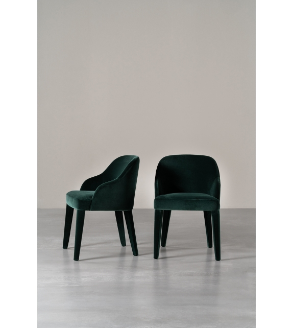 Odette Due Meridiani Chair with Covered Legs