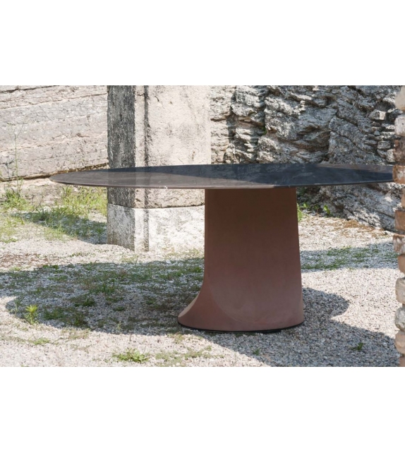 Togrul Large Tacchini Tisch