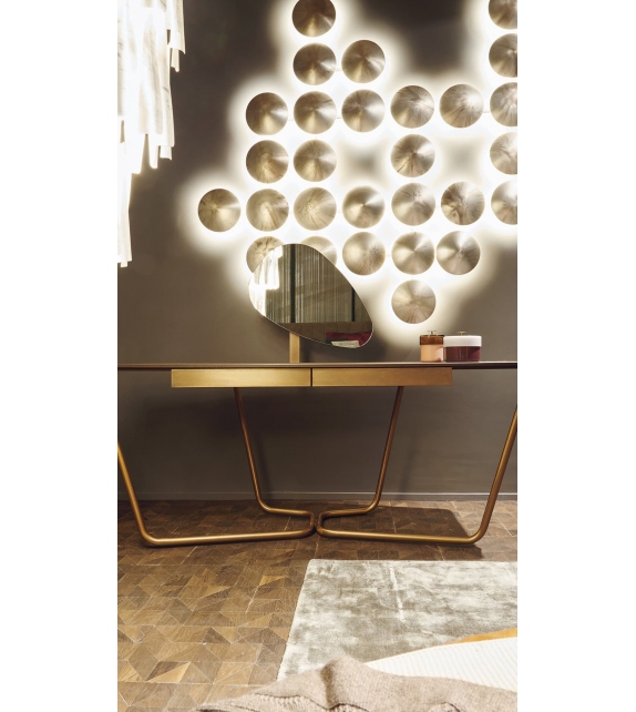 Wall Clips Henge Wall Lamp