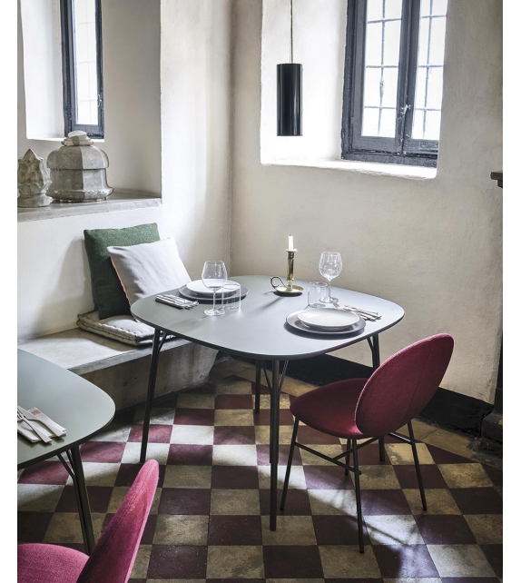 Kelly Tacchini Tisch