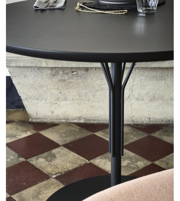 Kelly Tacchini Tisch