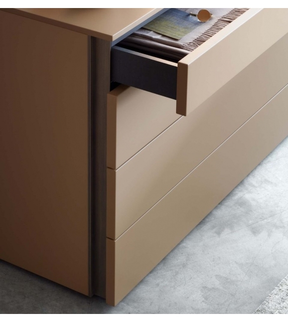 Florens Lema Chest of Drawers