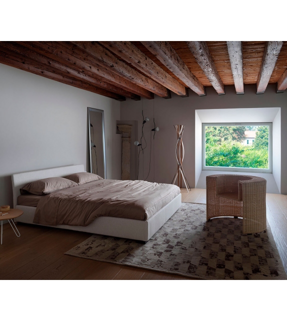 Charlotte Casamania & Horm Chaise