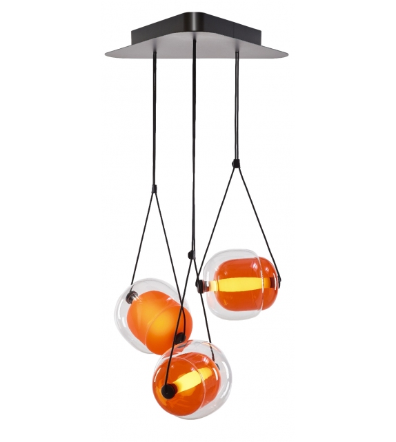 Capsula Triangle Pendant Lamp Brokis