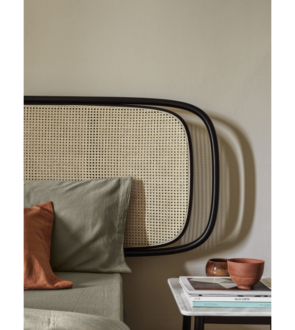 Rue Gebrüder Thonet Vienna Testiera