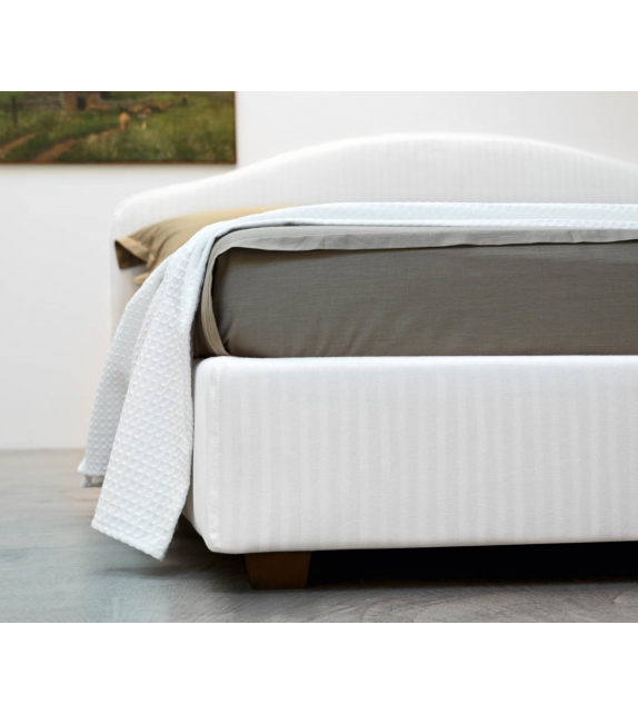 Elba Casamania & Horm Bett