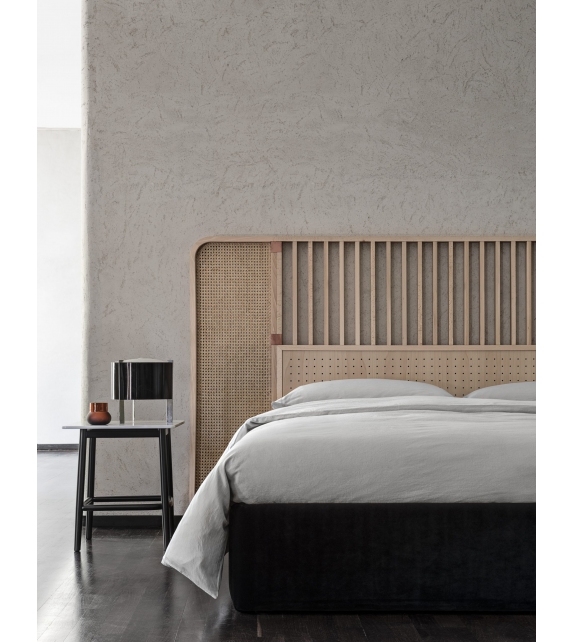 Single Curve Gebrüder Thonet Vienna Tavolino